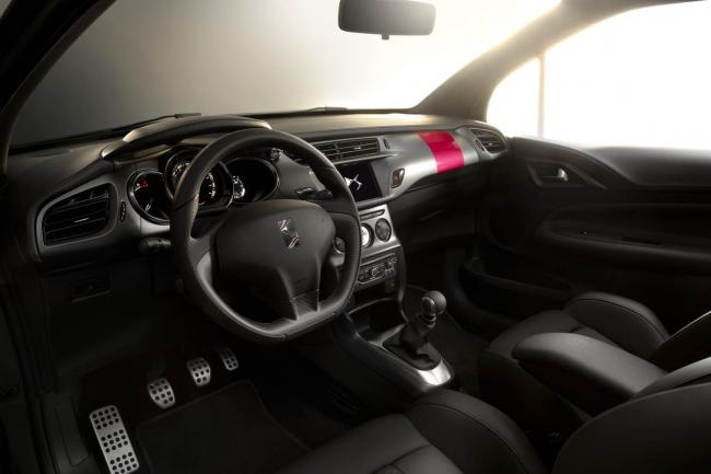 Interieur_Citroen-DS3-Racing-Cabrio_15