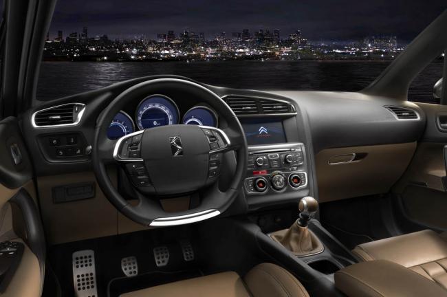 Interieur_Citroen-DS4-Electro-Shot_3