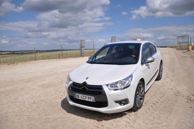 Exterieur_Citroen-DS4-Sport-Chic-HDI_4