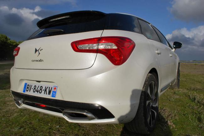 Exterieur_Citroen-DS5-Hybrid-2013_5