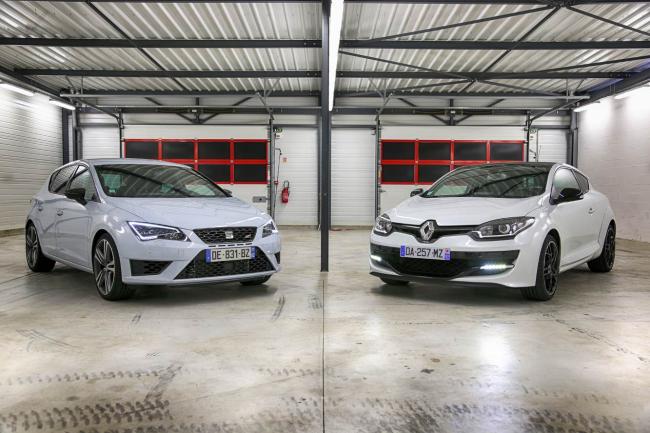 Exterieur_Comparatif-Leon-Cupra-VS-Megane-RS_0