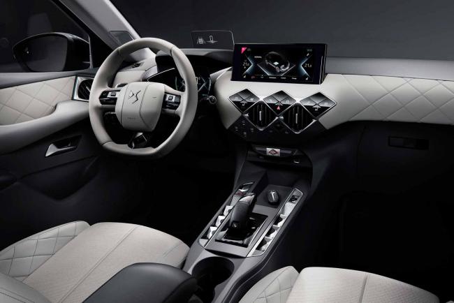 Interieur_DS-3-Crossback-E-TENSE_12