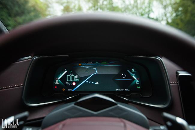 Interieur_ds-9-e-tense-225-essai_8