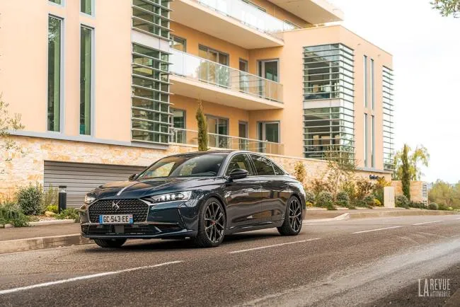 DS 7 E-TENSE et DS 9 E-TENSE, les bolides de la Paris Fashion Week