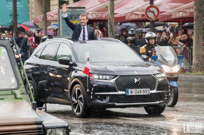 La voiture du président Emmanuel Macron est une DS 7 crossback