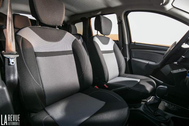 Interieur_Dacia-Duster-EDC_22