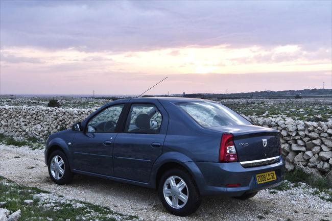 Exterieur_Dacia-Logan-2009_2