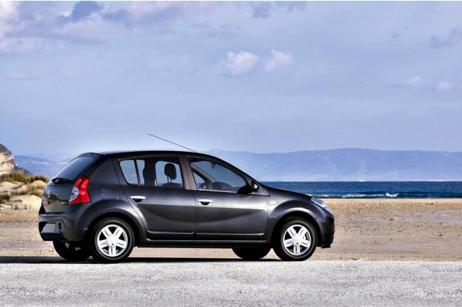 Exterieur_Dacia-Sandero-2009_4