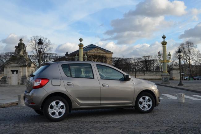 Exterieur_Dacia-Sandero-dCi-Laureate_3