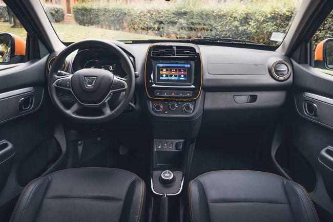 Interieur_dacia-spring-la-voiture-electrique-low-cost_0