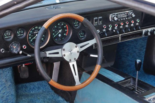 Interieur_De-Tomaso-Mangusta_15