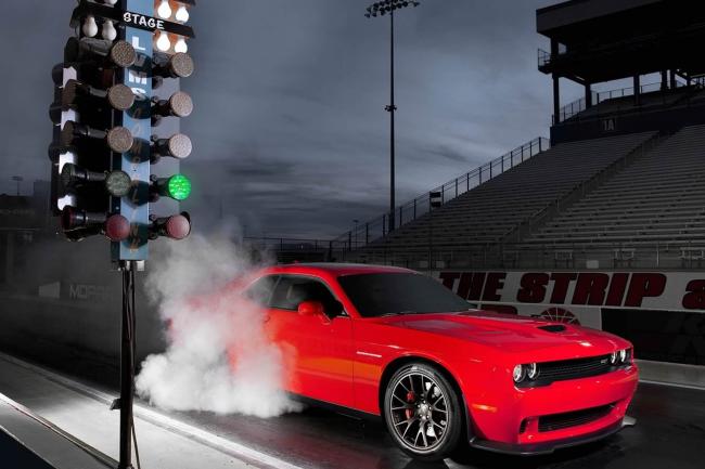 Exterieur_Dodge-Challenger-SRT-Hellcat_12