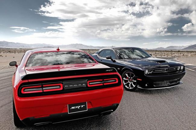 Exterieur_Dodge-Challenger-SRT-Hellcat_1