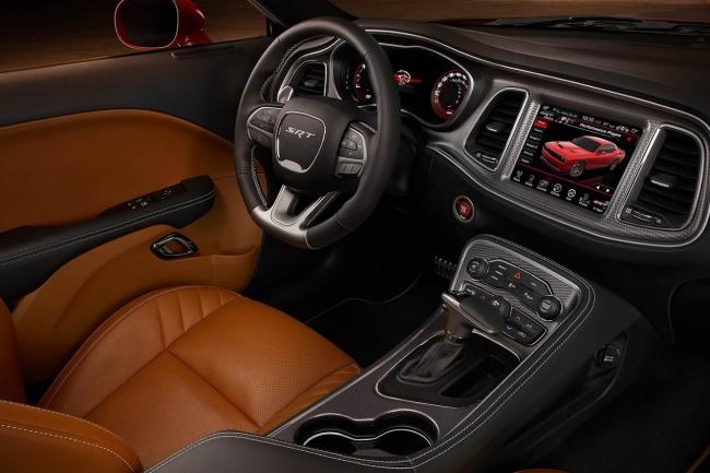 Interieur_Dodge-Challenger-SRT-Hellcat_42