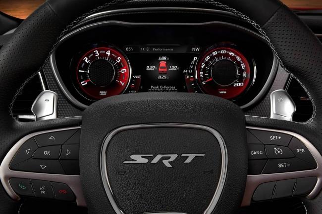 Interieur_Dodge-Challenger-SRT-Hellcat_56