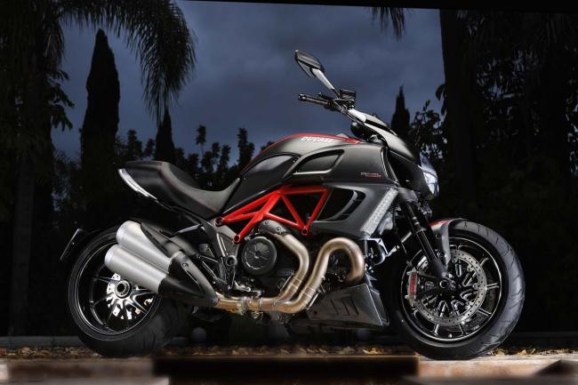 Exterieur_Ducati-Diavel-Carbon_3