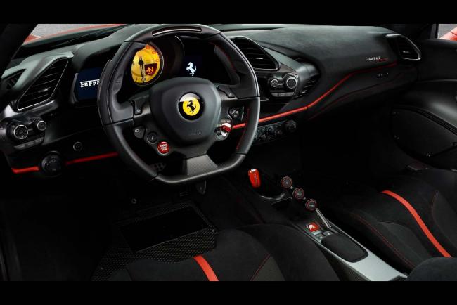 Interieur_Ferrari-488-Pista_6