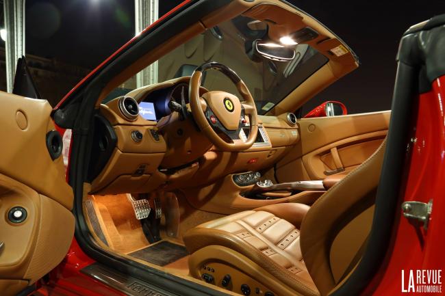 Interieur_Ferrari-California-V8_28