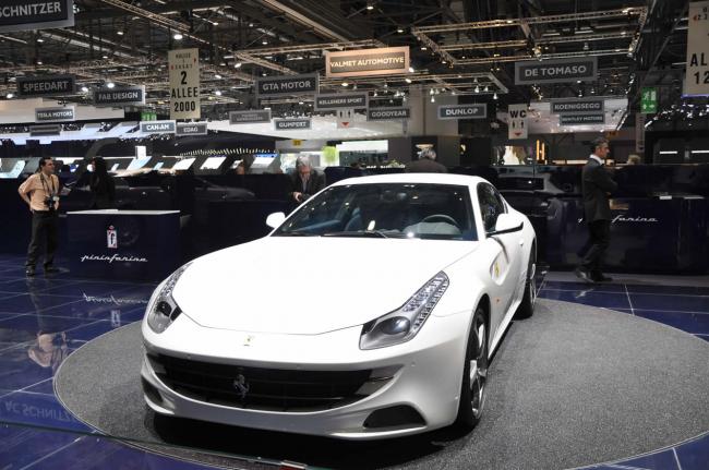 Exterieur_Ferrari-FF_8