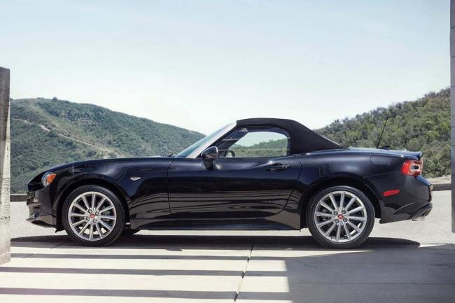 Exterieur_Fiat-124-Spider-2015_21