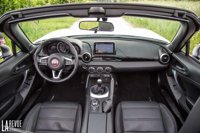 Interieur_Fiat-124-Spider-2016_32