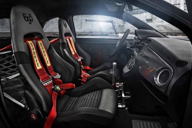 Interieur_Fiat-Abarth-695-Biposto_3