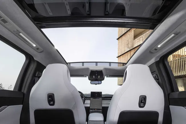 Comment Fisker compte révolutionner la vente de voiture électrique avec son concept hybride ?