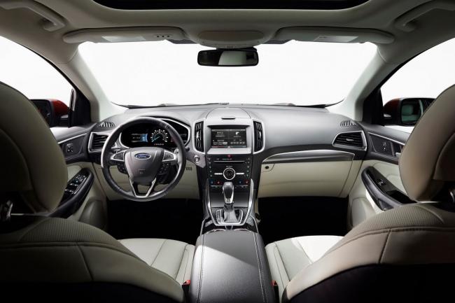 Interieur_Ford-Edge-2015_16