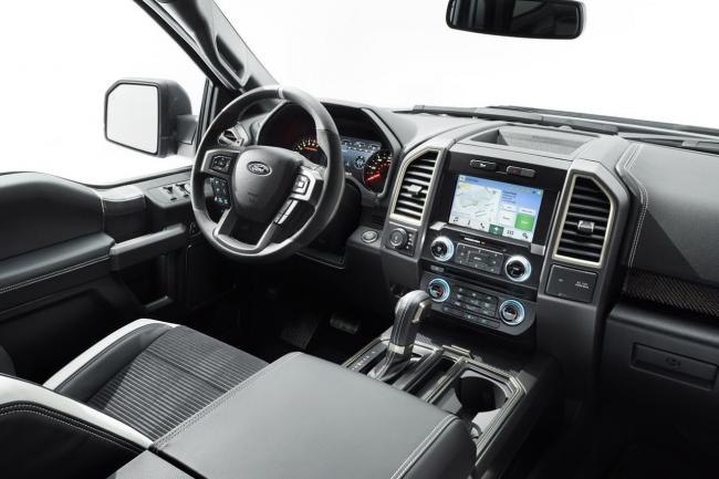 Interieur_Ford-F150-Raptor-2015_15