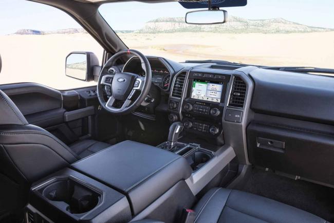 Interieur_Ford-F150-Raptor_21