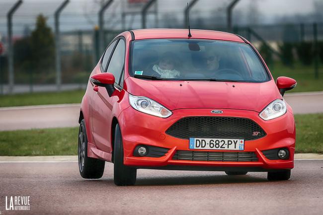 Exterieur_Ford-Fiesta-ST-2015_18