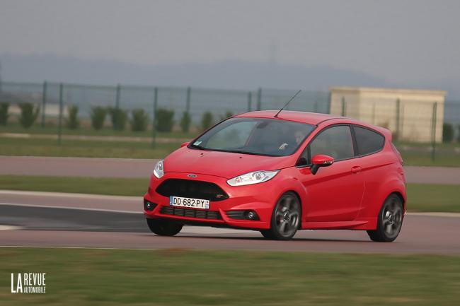 Exterieur_Ford-Fiesta-ST-2015_16