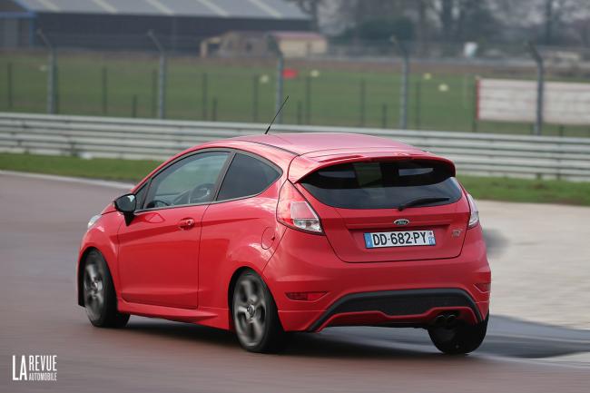 Exterieur_Ford-Fiesta-ST-2015_0