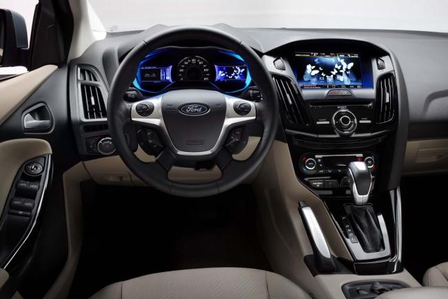 Interieur_Ford-Focus-Electrique_23