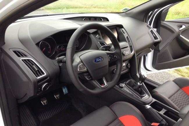 Interieur_Ford-Focus-ST-TDCI_3