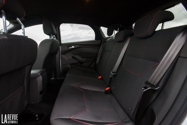 Interieur_Ford-Focus-Tdci-150-ST-line_20