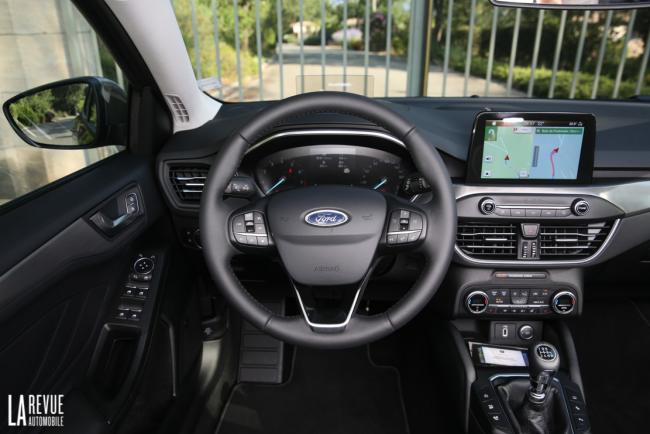 Interieur_Ford-Focus-Titanium-1.5-Ecoboost-2018_19
