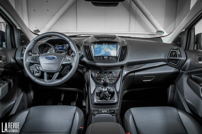 Interieur_Ford-Kuga-2017_13