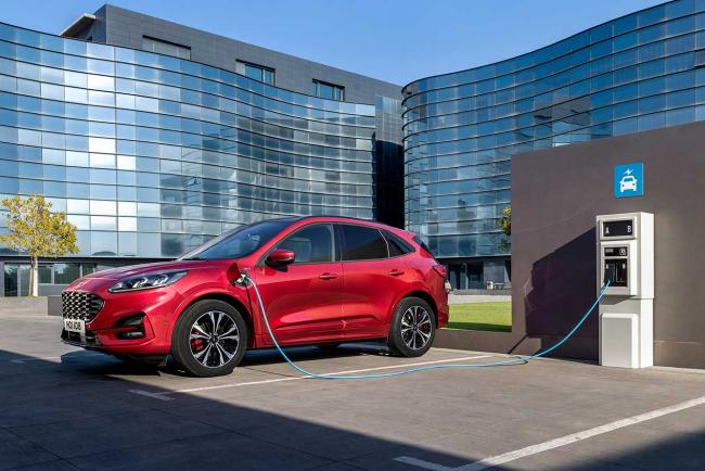Ford Kuga hybride : jusqu'à 28% de consommation en moins