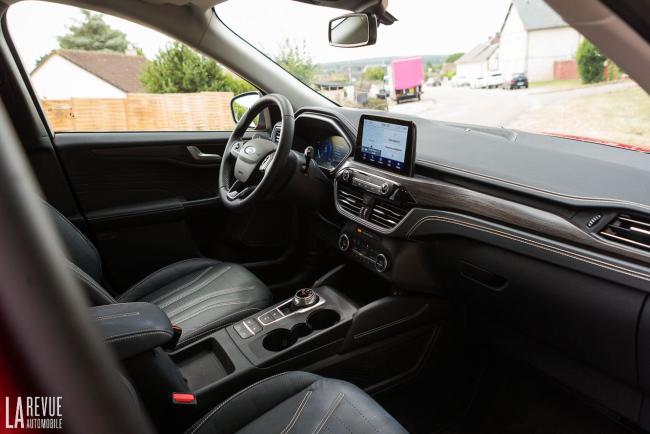 Interieur_ford-kuga-flexifuel-essai_2