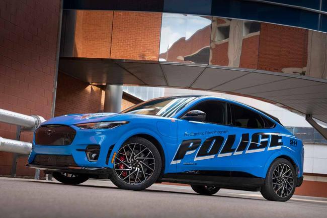 Galerie Ford Mustang Mach-E : le SUV électrique de la Police !