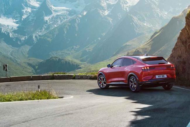 Exterieur_ford-mustang-mach-e-lorsque-la-gt-se-mue-en-suv-electrique_1