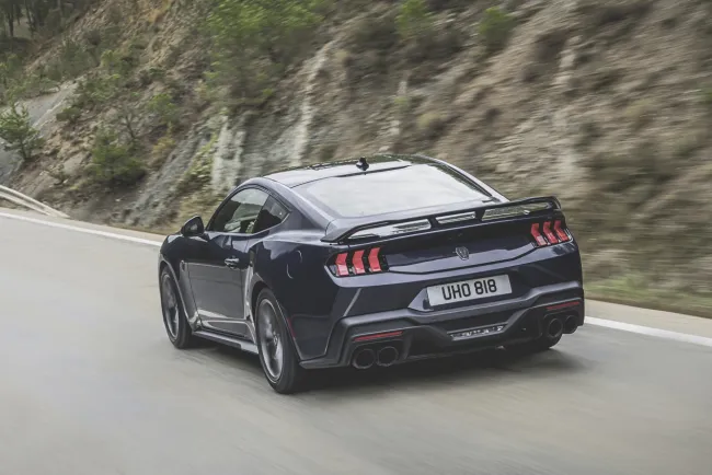 Essai Ford Mustang Dark Horse : une ode au V8 et au levier