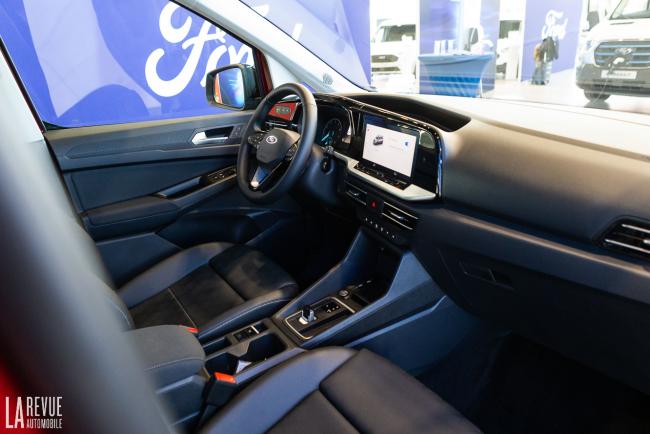 Interieur_ford-tourneo-connect-2022_0