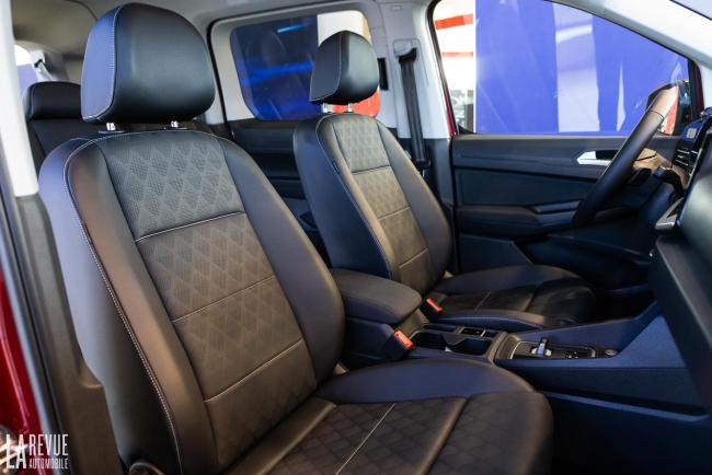 Interieur_ford-tourneo-connect-2022_1