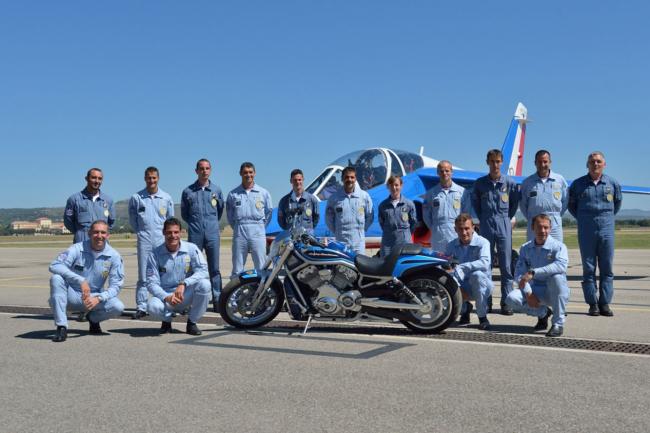 Exterieur_Harley-Davidson-V-ROD-Patrouille-de-France_3