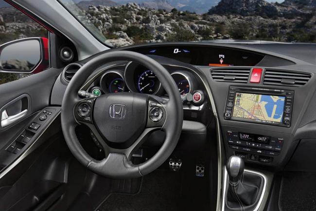 Interieur_Honda-Civic-2012_38