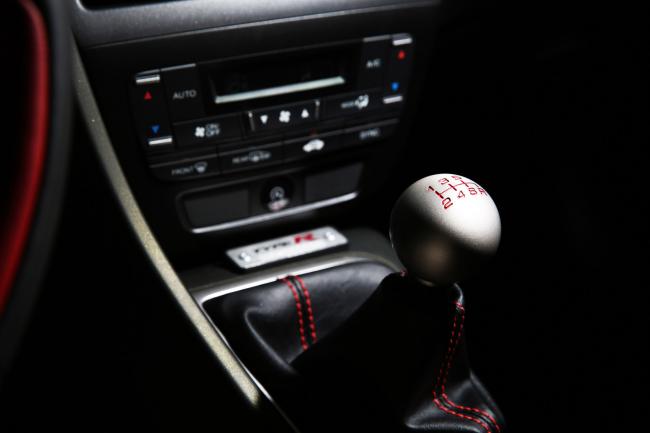 Interieur_Honda-Civic-Type-R-2.0-VTEC_32