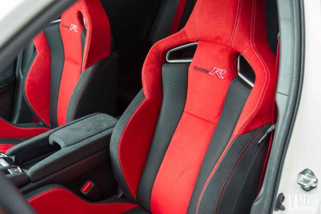 Interieur_Honda-Civic-X-Type-R_9