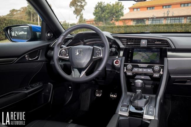 Interieur_Honda-Civic-i-DTEC-120_18